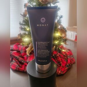 Monat Smoothing Anti-Frizz Deep Conditioner